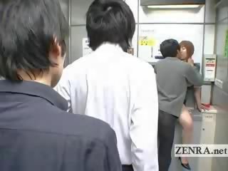 Dīvainas japānieši amats birojs piedāvājumu krūtainas orāls sekss filma bankomāts