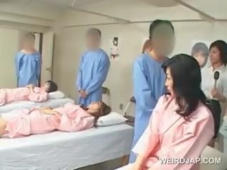 Asiática morena novia golpes peluda pinchazo en la hospital