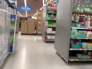 Stalker تسجيل مراهق في walmart public&excl; هي لديها لا سراويل في جمهور