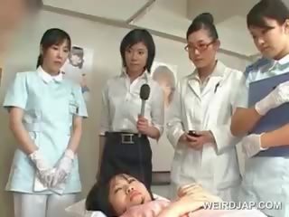 亚洲人 褐发女郎 女士 打击 毛茸茸 啄木鸟 在 该 医院