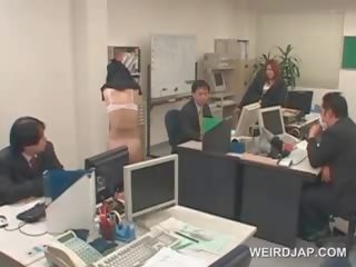 Grand asiática oficina diva sexualmente torturado en trabajo