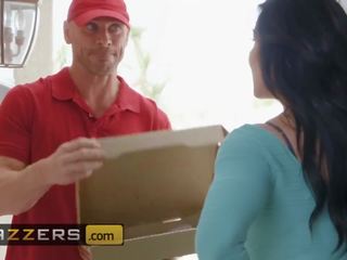 Big tit milf Kendra Lust sucks off the big member pizza boy - Brazzers