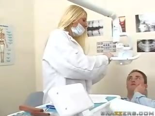 Super teismeline rinnakas blond dentist filme tema tiss kuni a patsient