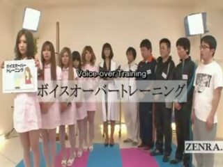 Sous-titré femme habillée homme nu japonais infirmières bizarre examen