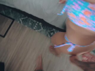 Littlebuffbabe creamiest 的陰戶 和 藍色 眼睛 pov 在 比基尼泳裝