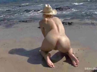 Sarah stripp ja saama undressed juures a rand