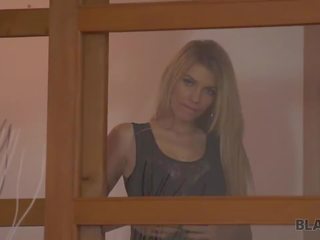 Black4k. interrazziale xxx clip di bionda coquette e fortunato nero signore