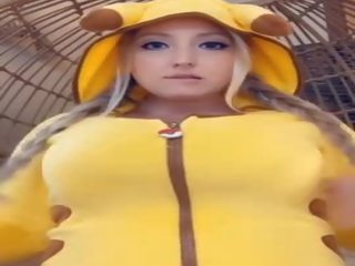 Milch geben blond zöpfe zöpfe pikachu saugt & spits milch auf riesig brüste prellen auf dildo snapchat porno videos